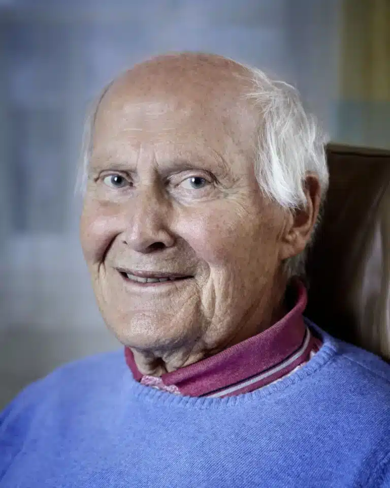 Ritratto di Bert Hellinger, fondatore delle Costellazioni Familiari.